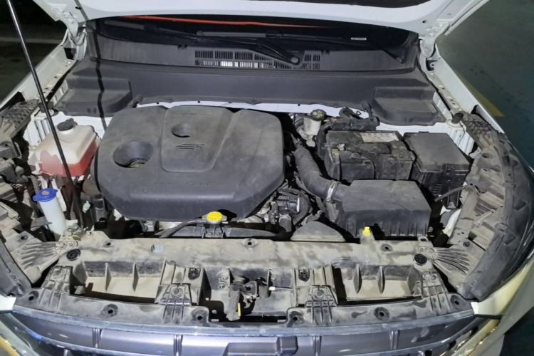 Used CHANGAN OSHAN X5 2021 Revised Version 1.6L Manual Luxury Edition Engine Bay