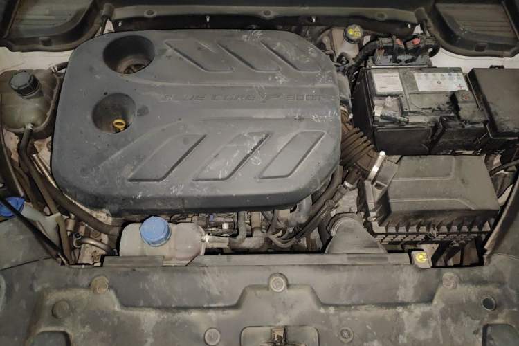 Used CHANGAN OSHAN X5 2021 1.5T DCT Prestige Edition Engine Bay