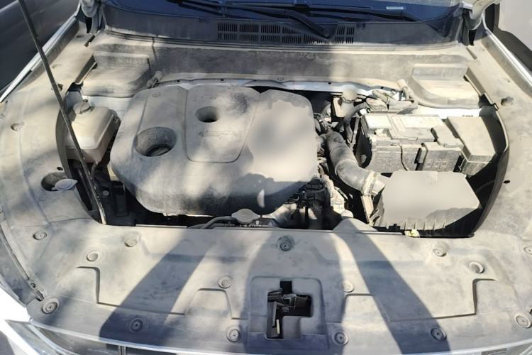 Used CHANGAN OSHAN X5 2021 1.6L CVT Luxury Model Engine Bay