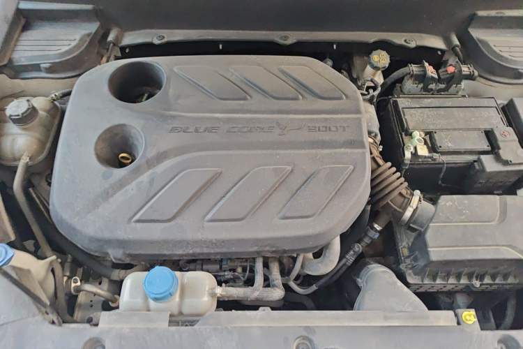 Used CHANGAN OSHAN X5 2021 1.5T DCT Flagship Edition Engine Bay