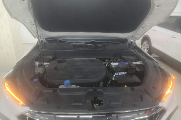 Used CHANGAN OSHAN X5 2021 1.5T DCT Prestige Edition Engine Bay