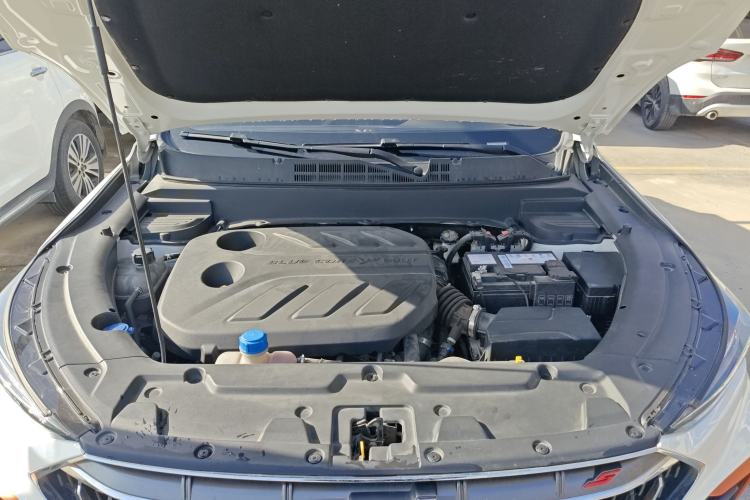Used CHANGAN OSHAN X5 2021 1.5T DCT Prestige Edition Engine Bay