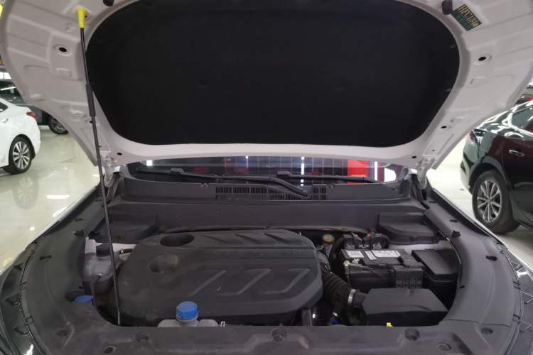 Used CHANGAN OSHAN X5 2021 1.5T DCT Prestige Edition Engine Bay