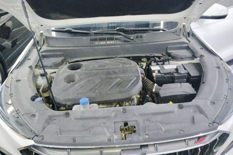 Used CHANGAN OSHAN X5 2021 1.5T DCT Prestige Edition Engine Bay