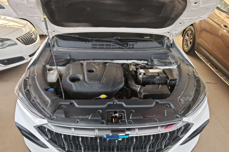 Used CHANGAN OSHAN X5 2021 1.6L CVT Luxury Model Engine Bay