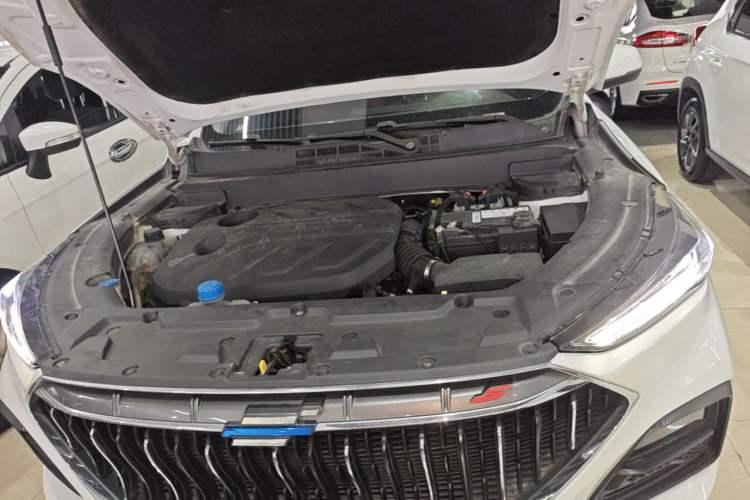 Used CHANGAN OSHAN X5 2021 Revised Version 1.5T DCT Luxury Edition Engine Bay