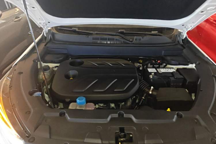Used CHANGAN OSHAN X5 2021 1.5T DCT Luxury Edition Engine Bay