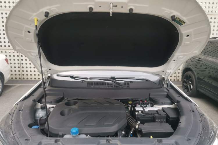 Used CHANGAN OSHAN X5 2021 Revised Version 1.5T DCT Luxury Edition Engine Bay
