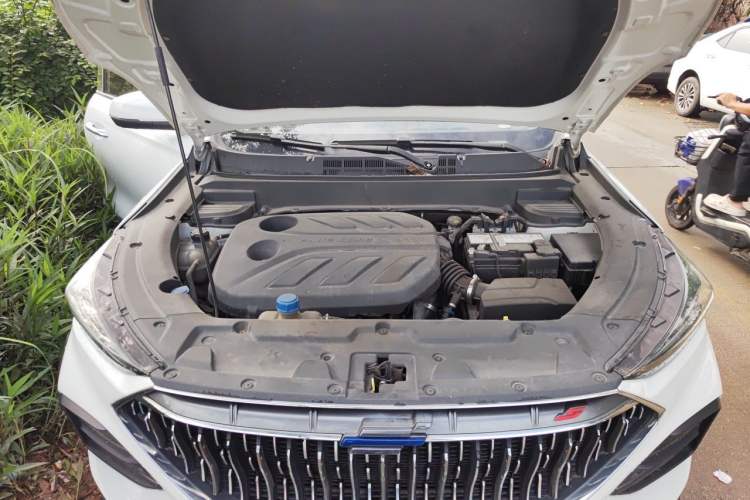 Used CHANGAN OSHAN X5 2021 Revised Version 1.5T DCT Luxury Edition Engine Bay