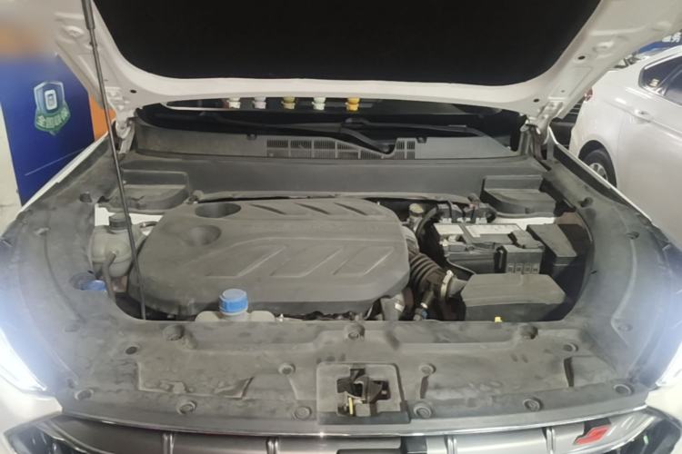 Used CHANGAN OSHAN X5 2021 1.5T DCT Prestige Edition Engine Bay