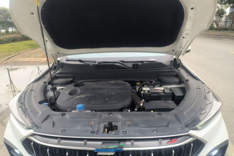 Used CHANGAN OSHAN X5 2021 1.5T DCT Prestige Edition Engine Bay