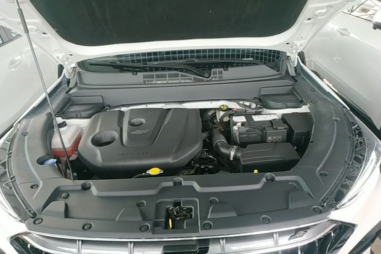 Used CHANGAN OSHAN X5 2021 1.6L CVT Comfort Model Engine Bay