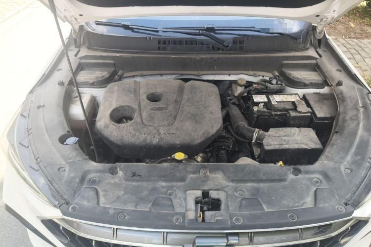 Used CHANGAN OSHAN X5 2021 1.6L CVT Luxury Model Engine Bay