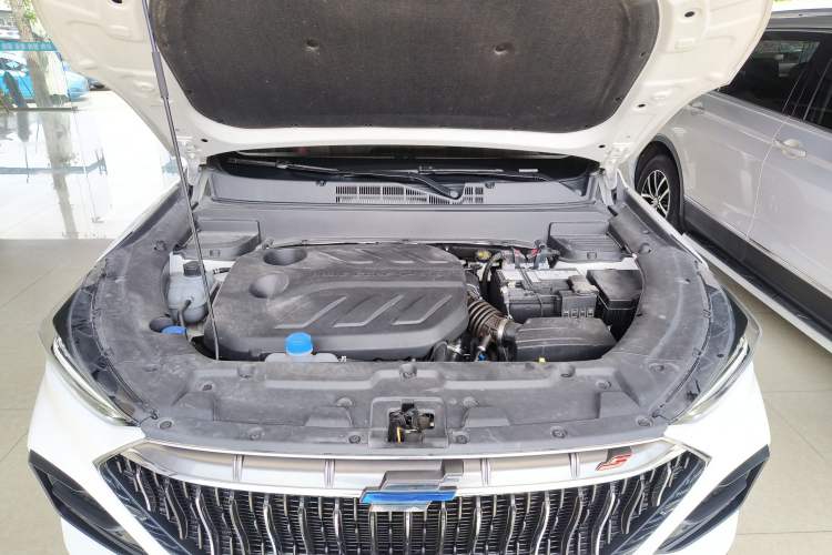 Used CHANGAN OSHAN X5 2021 1.5T DCT Prestige Edition Engine Bay