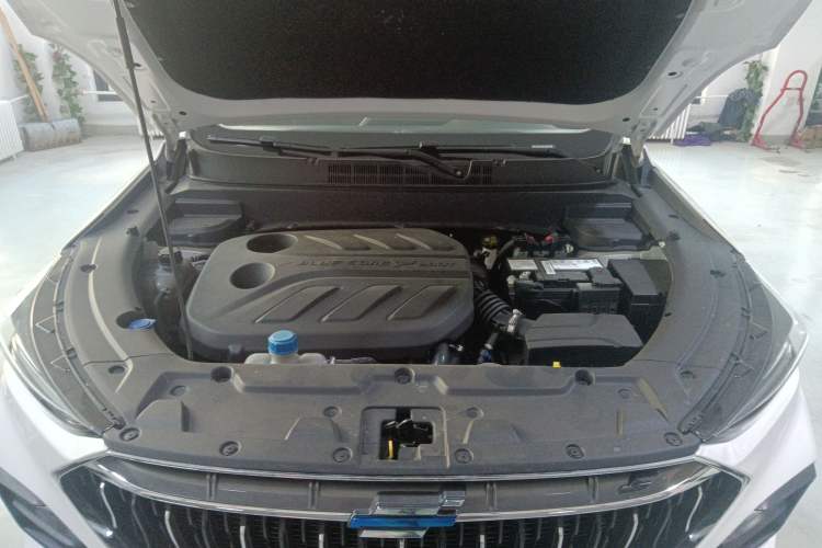 Used CHANGAN OSHAN X5 2021 1.5T DCT Prestige Edition Engine Bay