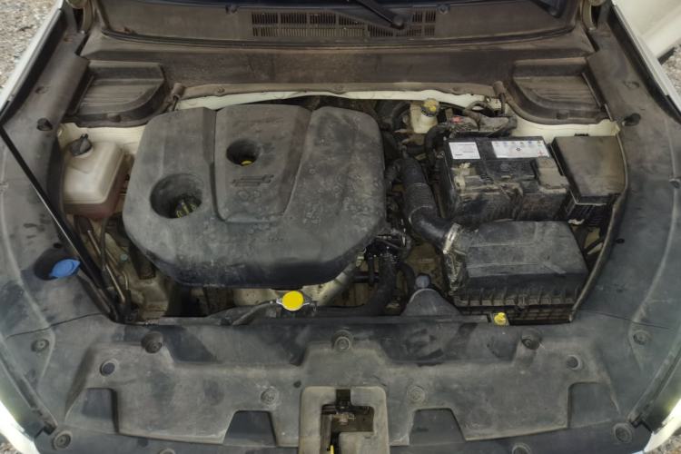 Used CHANGAN OSHAN X5 2021 1.6L CVT Flagship Model Engine Bay