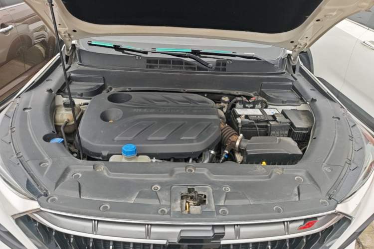Used CHANGAN OSHAN X5 2021 Revised Version 1.5T DCT Luxury Edition Engine Bay