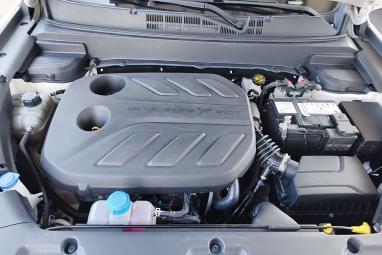 Used CHANGAN OSHAN X5 2021 1.5T DCT Prestige Edition Engine Bay