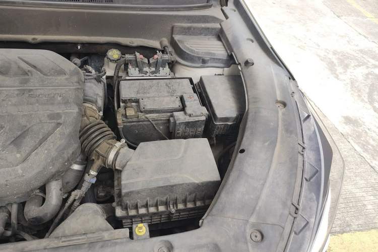 Used CHANGAN OSHAN X5 2021 1.5T DCT Prestige Edition Engine Bay Left