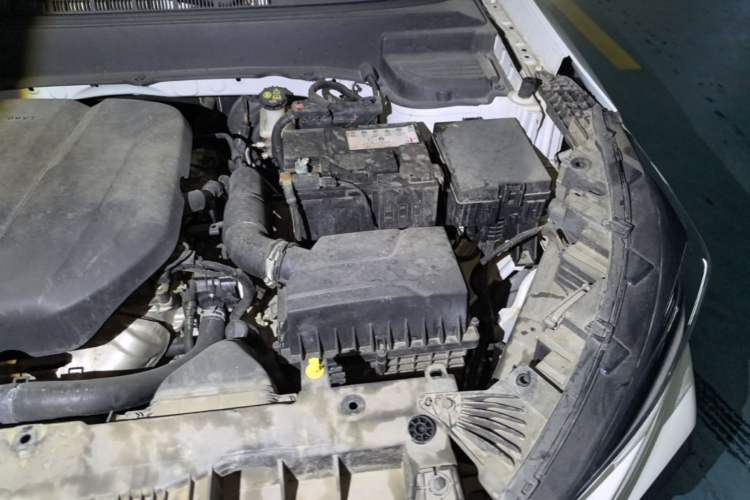 Used CHANGAN OSHAN X5 2021 Revised Version 1.6L Manual Luxury Edition Engine Bay Left