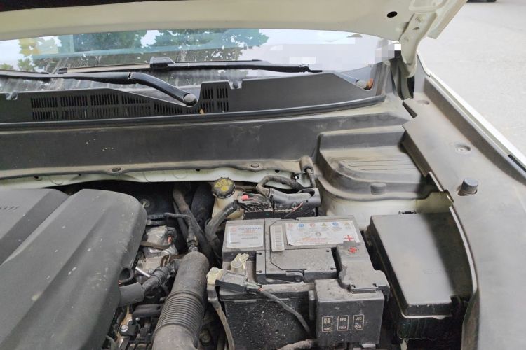 Used CHANGAN OSHAN X5 2021 1.6L CVT Luxury Model Engine Bay Left