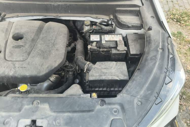 Used CHANGAN OSHAN X5 2021 1.6L CVT Luxury Model Engine Bay Left
