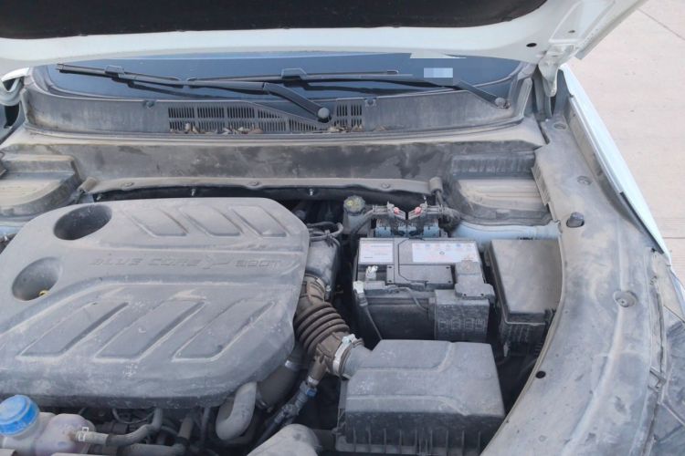 Used CHANGAN OSHAN X5 2021 1.5T DCT Prestige Edition Engine Bay Left
