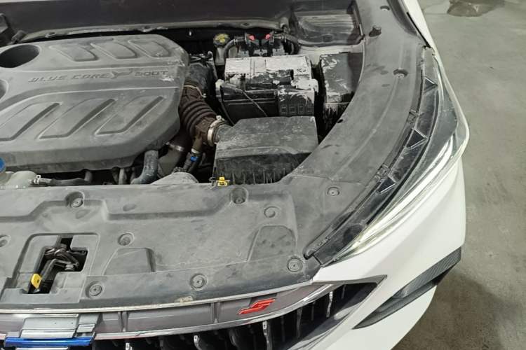 Used CHANGAN OSHAN X5 2021 1.5T DCT Prestige Edition Engine Bay Left