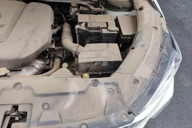 Used CHANGAN OSHAN X5 2021 1.6L CVT Comfort Model Engine Bay Left