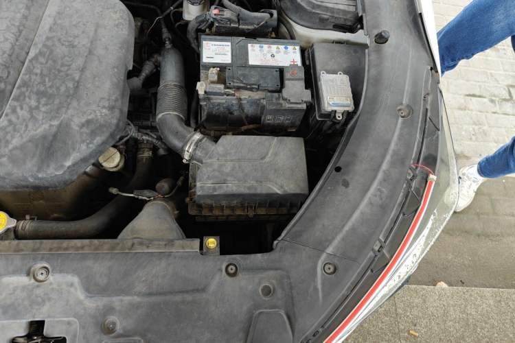 Used CHANGAN OSHAN X5 2021 Revised Version 1.6L Manual Luxury Edition Engine Bay Left