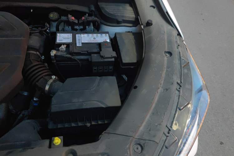 Used CHANGAN OSHAN X5 2021 1.5T DCT Luxury Edition Engine Bay Left