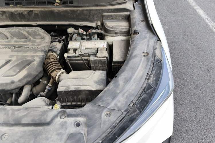 Used CHANGAN OSHAN X5 2021 1.5T DCT Luxury Edition Engine Bay Left