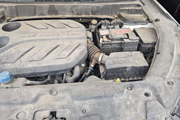 Used CHANGAN OSHAN X5 2021 1.5T DCT Luxury Edition Engine Bay Left