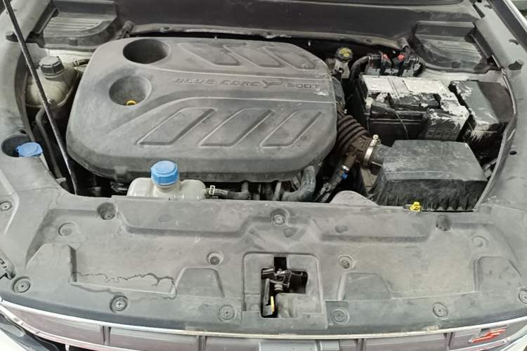 Used CHANGAN OSHAN X5 2021 1.5T DCT Prestige Edition Engine Bay