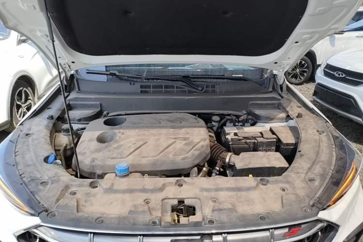 Used CHANGAN OSHAN X5 2021 Revised Version 1.5T DCT Luxury Edition Engine Bay