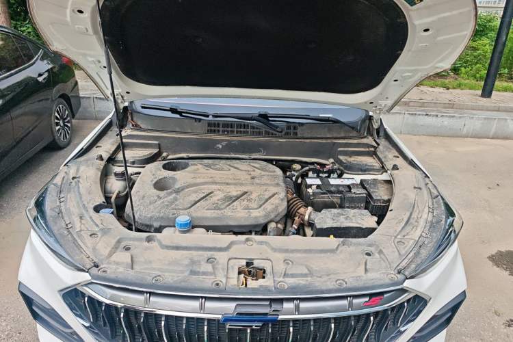Used CHANGAN OSHAN X5 2021 Revised Version 1.5T DCT Luxury Edition Engine Bay