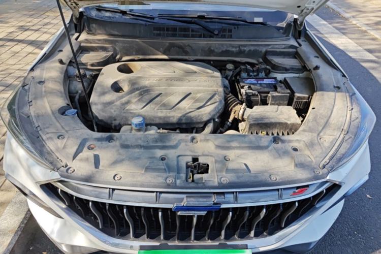 Used CHANGAN OSHAN X5 2021 1.5T DCT Prestige Edition Engine Bay