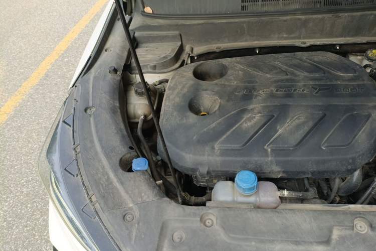 Used CHANGAN OSHAN X5 2021 1.5T DCT Prestige Edition Engine Bay Right
