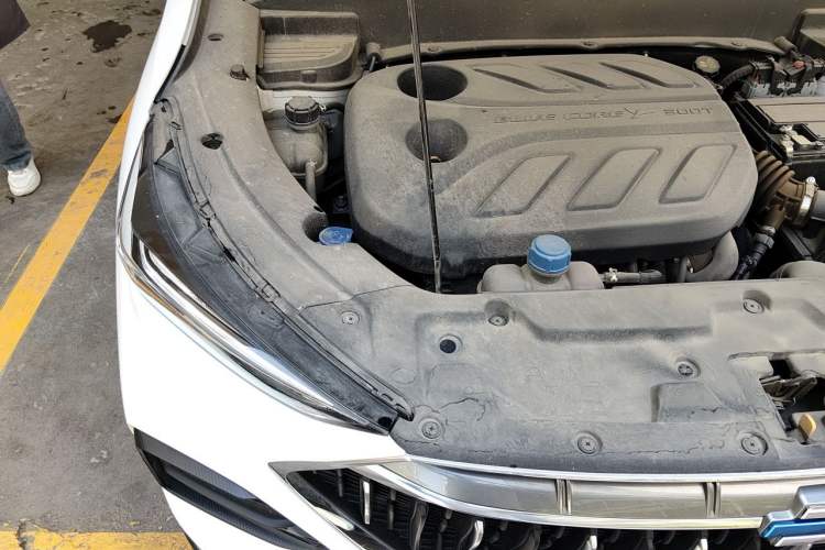 Used CHANGAN OSHAN X5 2021 1.5T DCT Flagship Edition Engine Bay Right