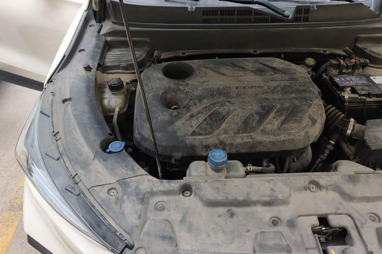 Used CHANGAN OSHAN X5 2021 1.5T DCT Prestige Edition Engine Bay Right