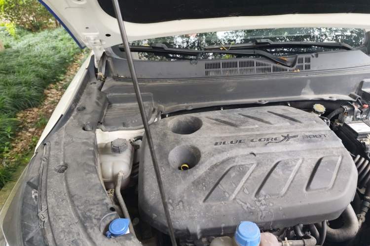 Used CHANGAN OSHAN X5 2021 1.5T DCT Flagship Edition Engine Bay Right