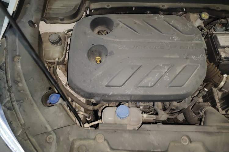 Used CHANGAN OSHAN X5 2021 1.5T DCT Prestige Edition Engine Bay Right