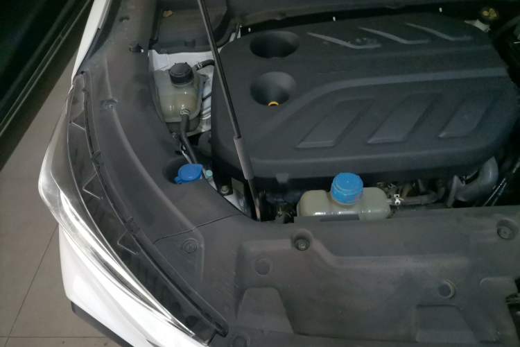 Used CHANGAN OSHAN X5 2021 1.5T DCT Flagship Edition Engine Bay Right