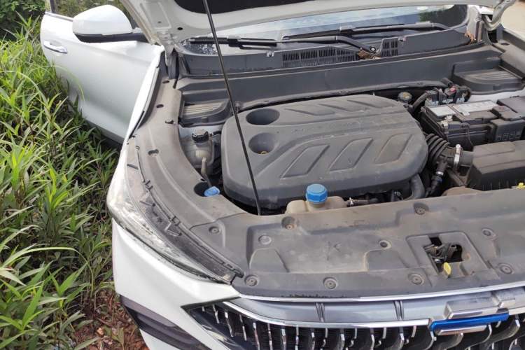 Used CHANGAN OSHAN X5 2021 Revised Version 1.5T DCT Luxury Edition Engine Bay Right