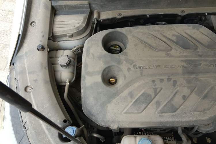 Used CHANGAN OSHAN X5 2021 1.5T DCT Flagship Edition Engine Bay Right