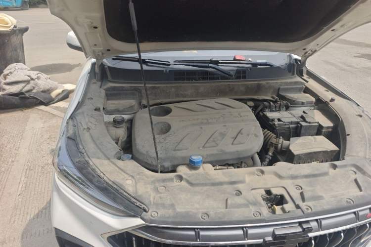 Used CHANGAN OSHAN X5 2021 Revised Version 1.5T DCT Luxury Edition Engine Bay Right