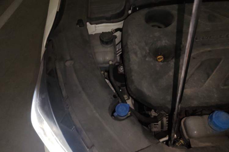 Used CHANGAN OSHAN X5 2021 1.5T DCT Flagship Edition Engine Bay Right