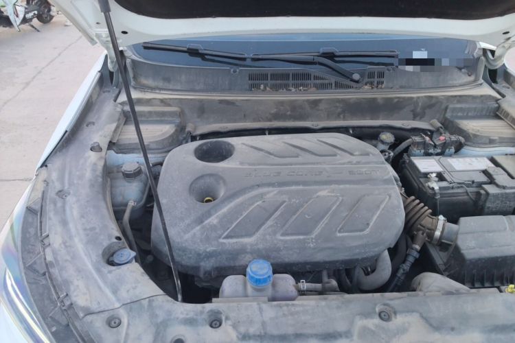 Used CHANGAN OSHAN X5 2021 1.5T DCT Prestige Edition Engine Bay Right