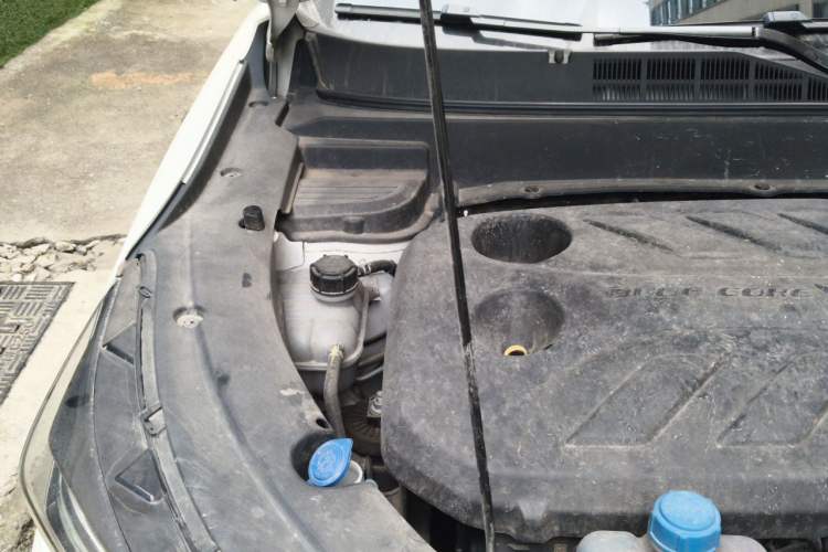Used CHANGAN OSHAN X5 2021 1.5T DCT Prestige Edition Engine Bay Right