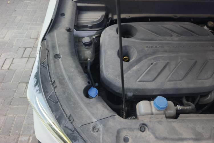 Used CHANGAN OSHAN X5 2021 1.5T DCT Luxury Edition Engine Bay Right